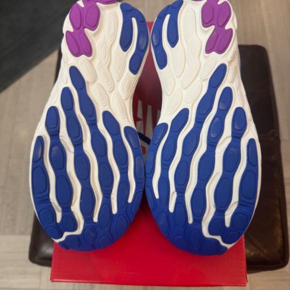 New Balance 1080 v13, new with box - Picture 6 of 6